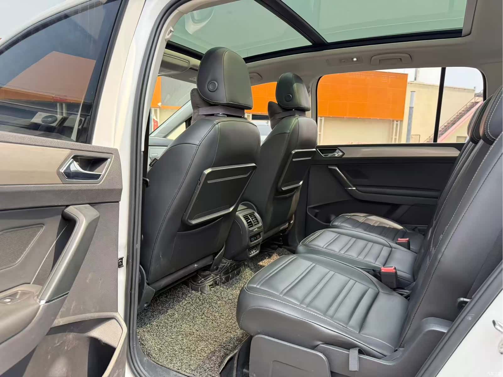 Volkswagen L, 2019 9