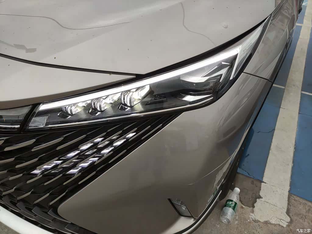 Roewe RX5, 2023 15