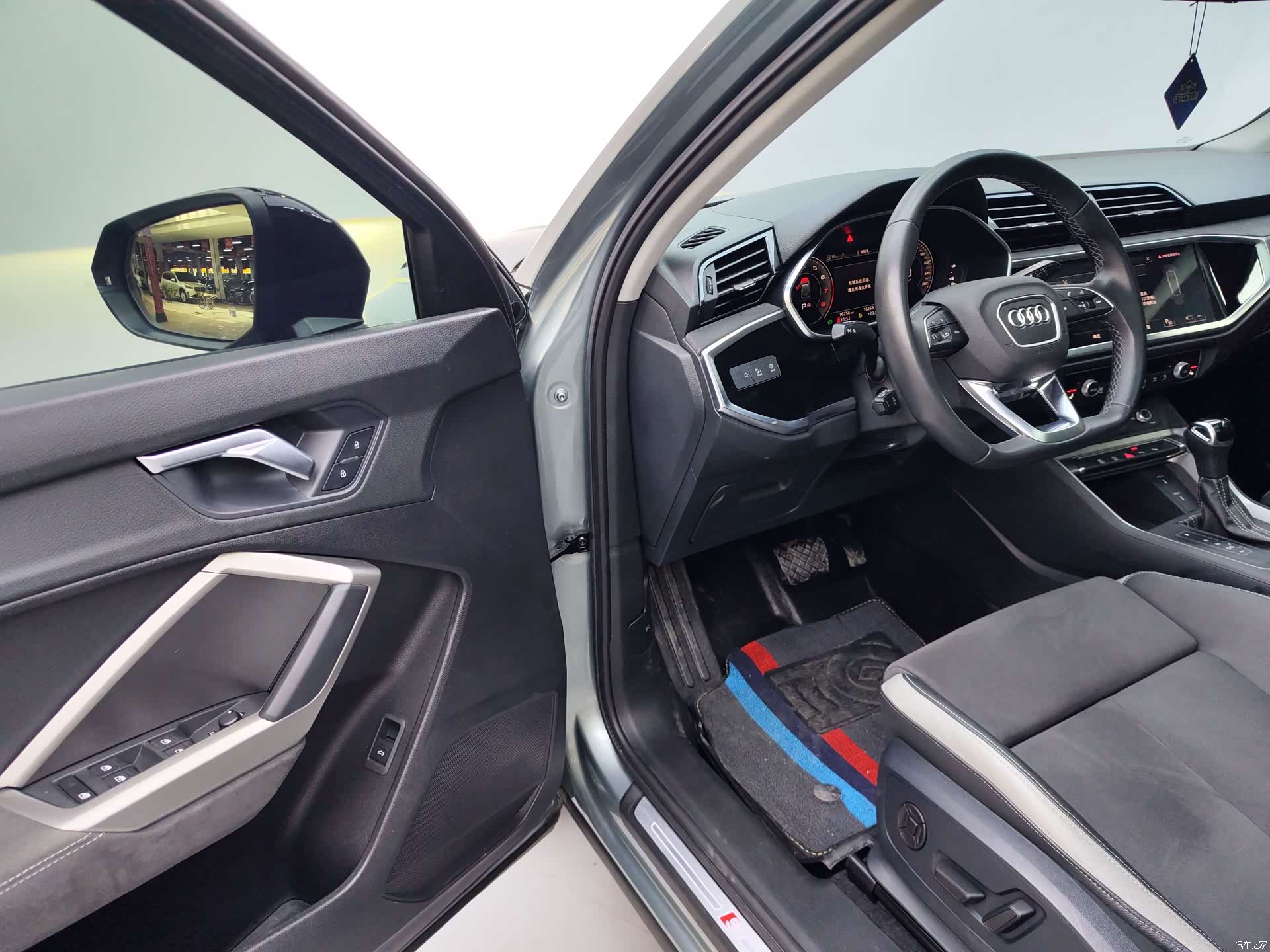 Audi Q3, 2022 8