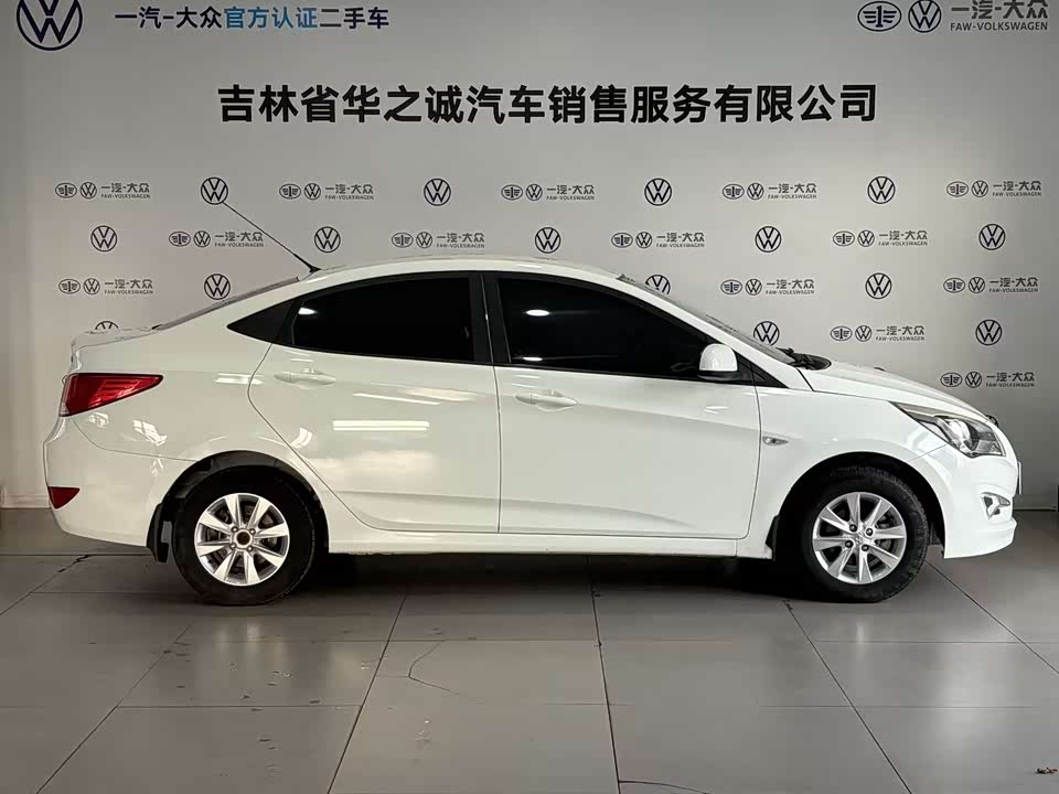 Hyundai Rena
