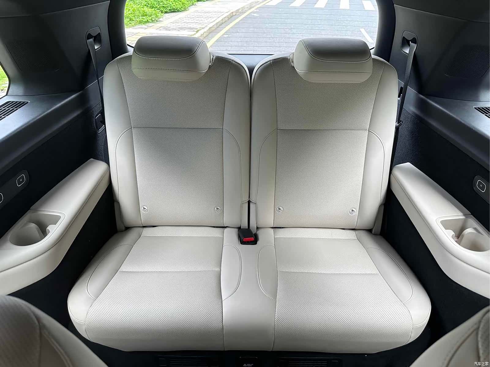 Li Auto L9, 2023 13