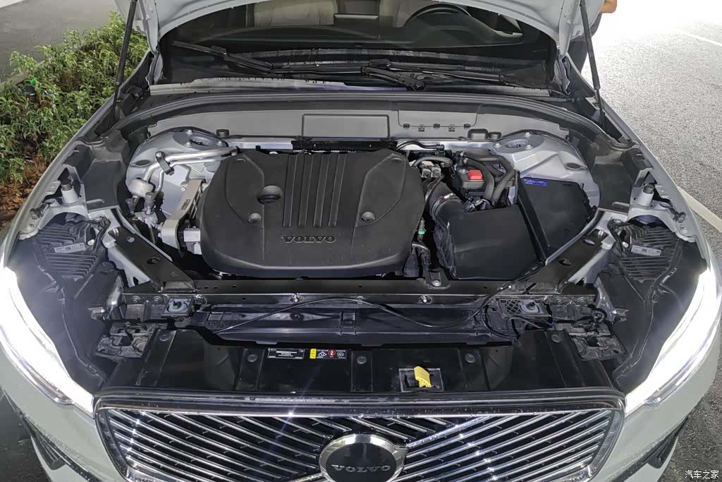 Volvo XC60, 2025 10