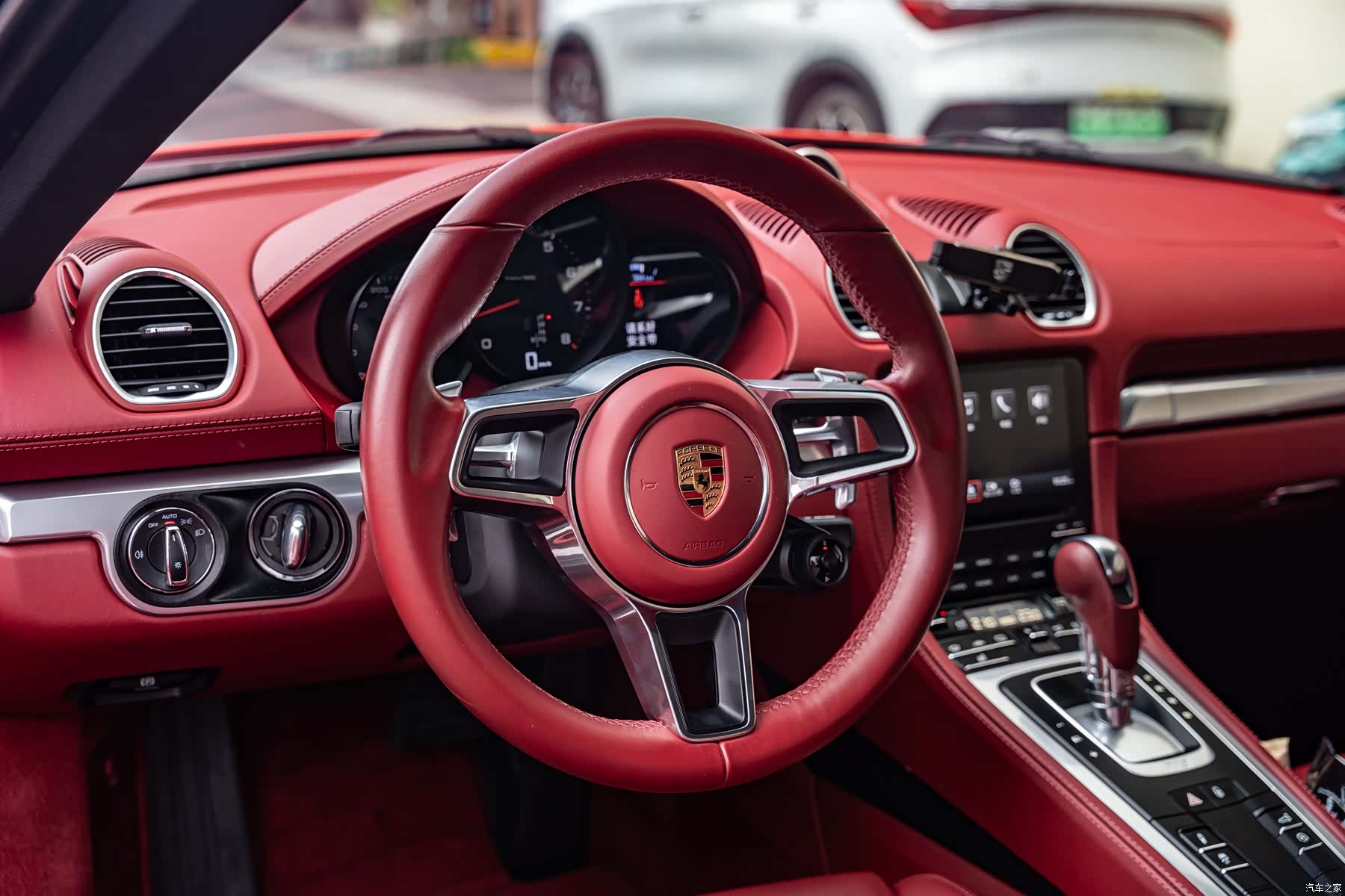 Porsche Cayman, 2018 10