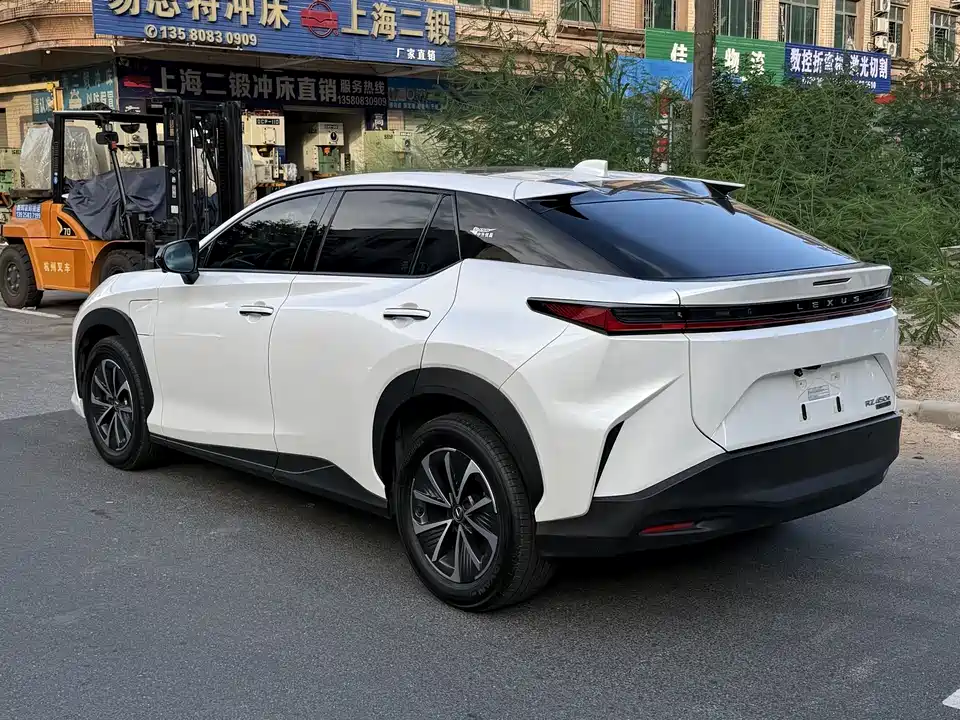 Lexus RZ