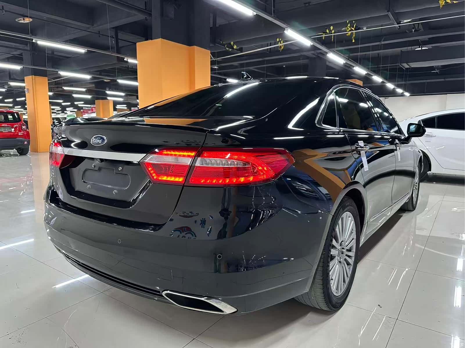 Ford Taurus, 2019 7