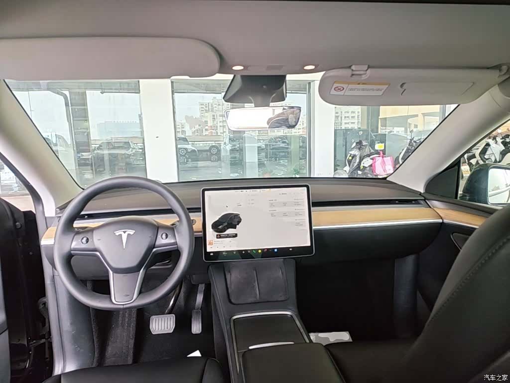 Tesla Model Y, 2022 10