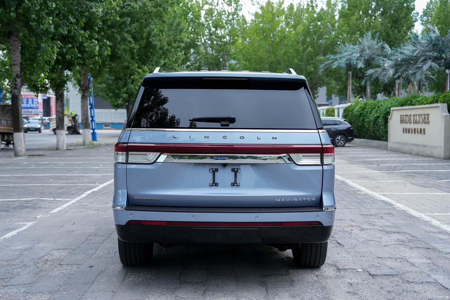 Lincoln Navigator, 2022 все фото