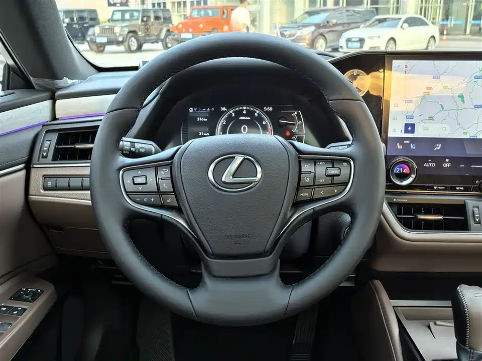 Lexus ES