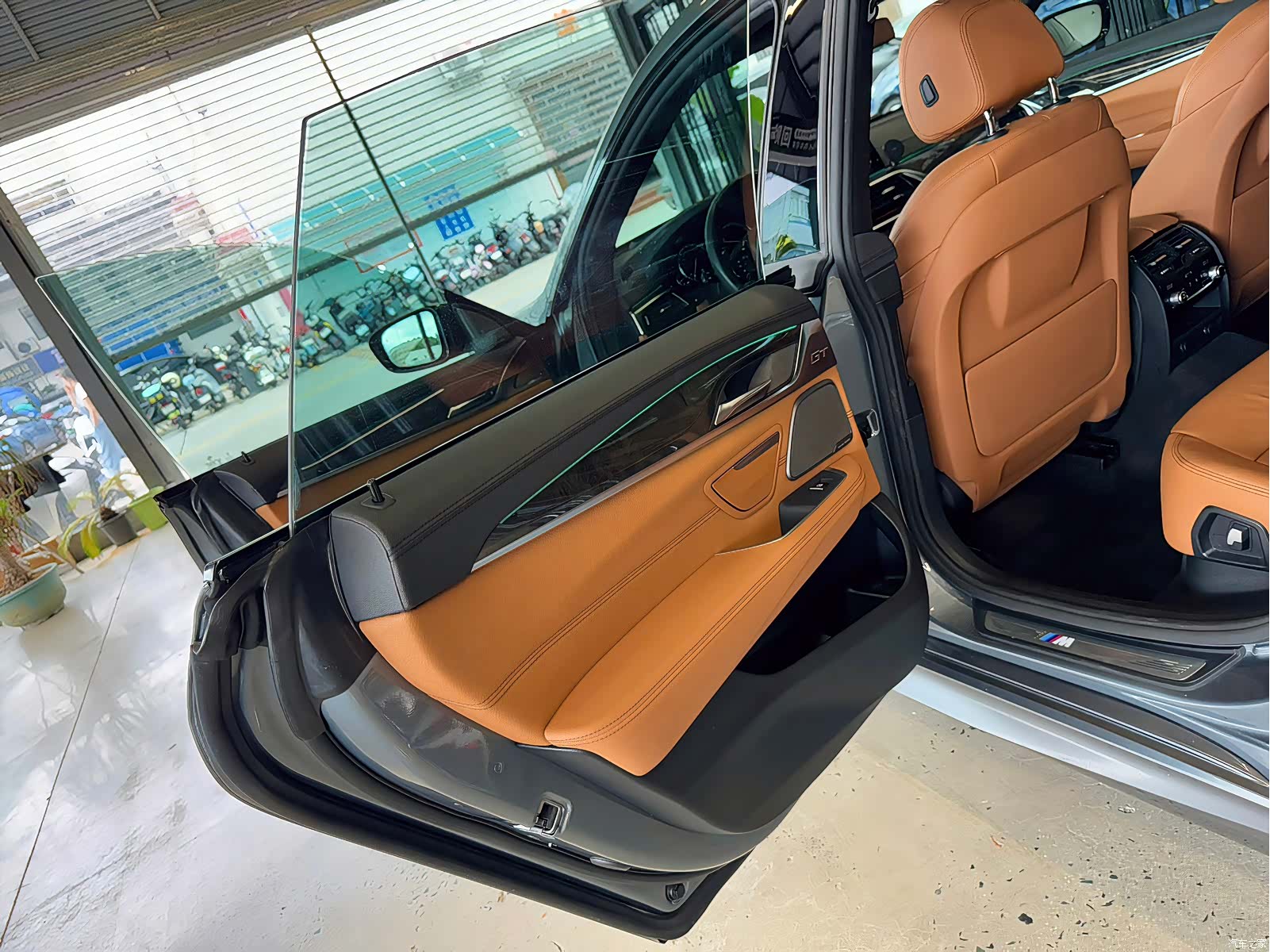 BMW 6 Series GT, 2018 8