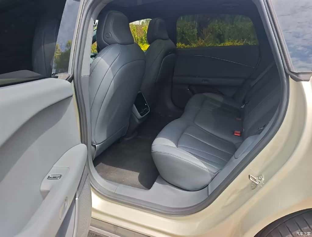 Xpeng P7, 2025 4