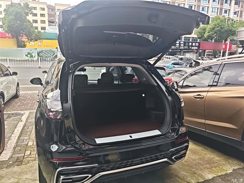 Hongqi HS5, 2025 19