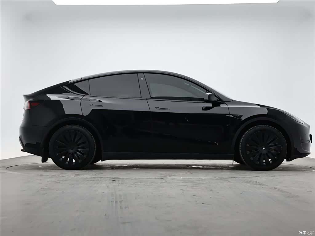 Tesla Model Y, 2023 все фото