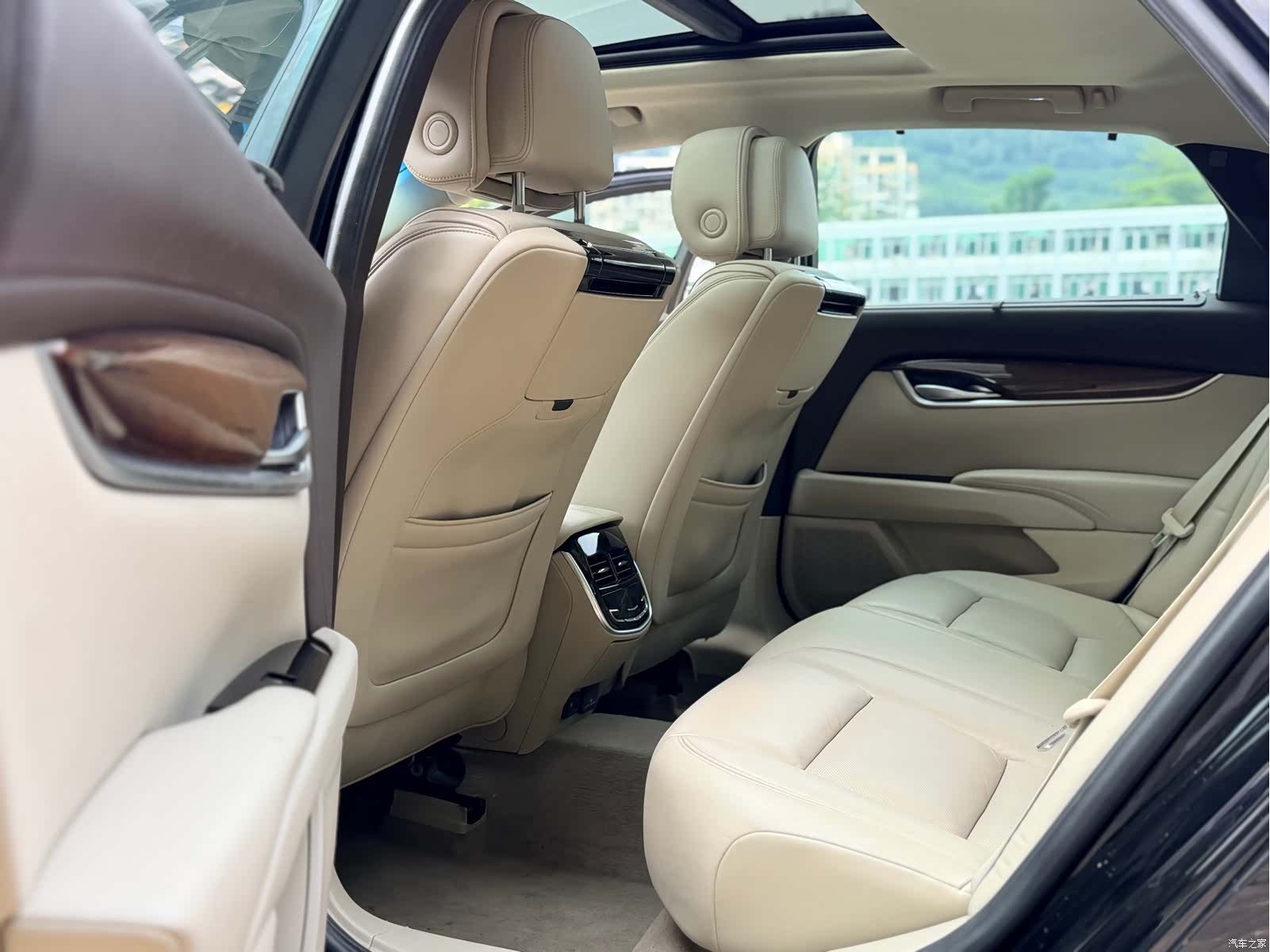 Cadillac XTS, 2013 11