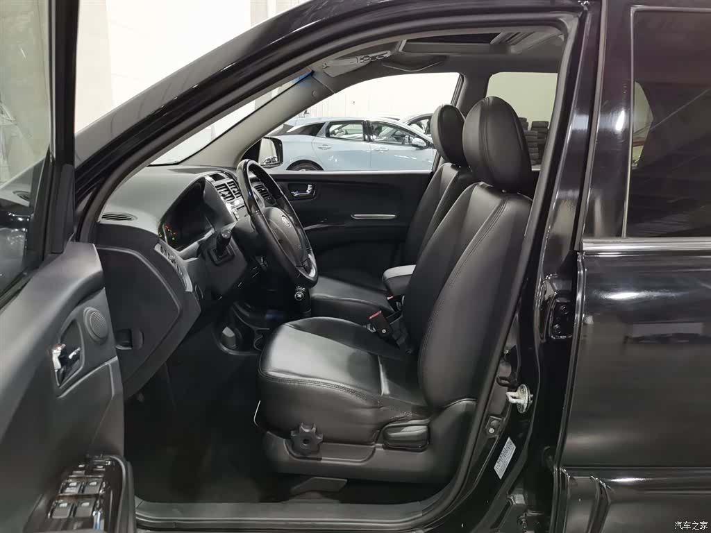 Kia GLS, 2013 10