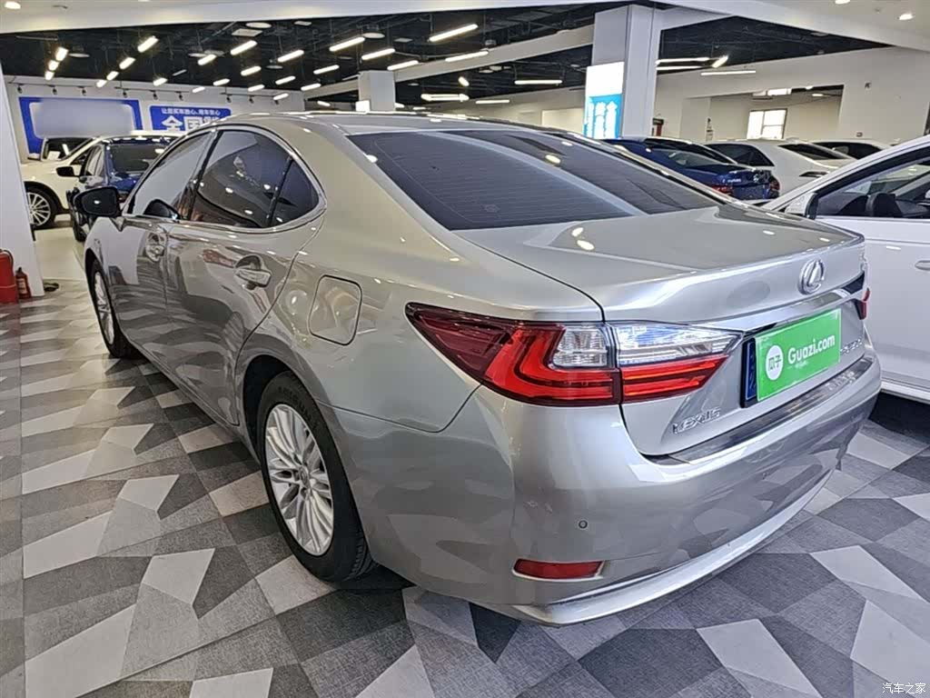 Lexus ES, 2017 все фото