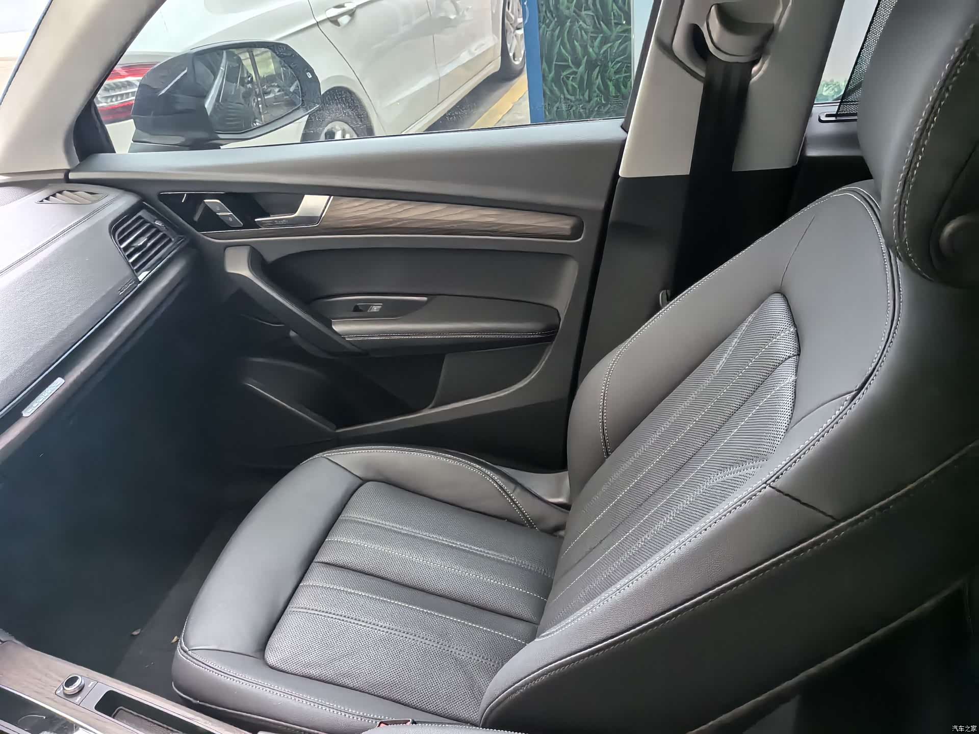 Audi Q5L, 2024 23