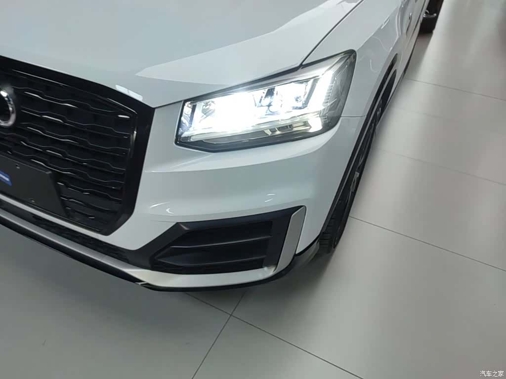 Audi Q2L, 2020 24