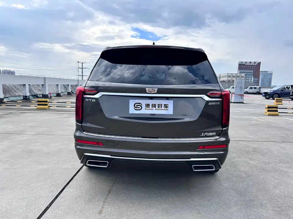 Cadillac XT6