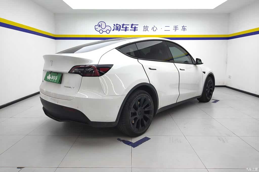 Tesla Model Y, 2021 3