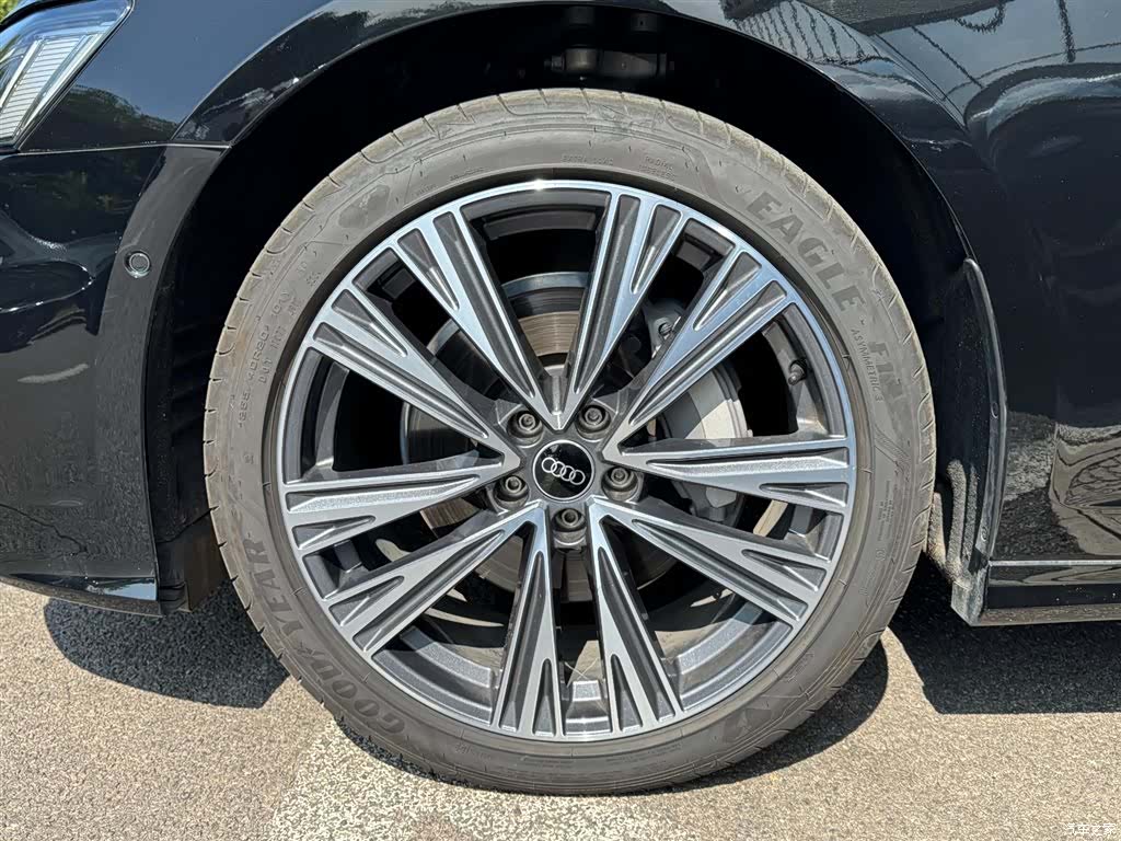 Audi A6L, 2025 12