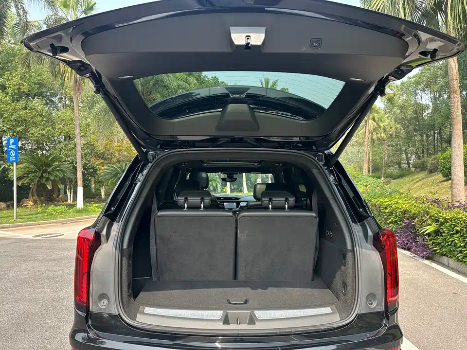 Cadillac XT6