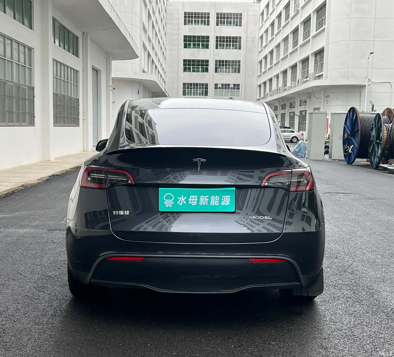 Tesla Model Y, 2024 9