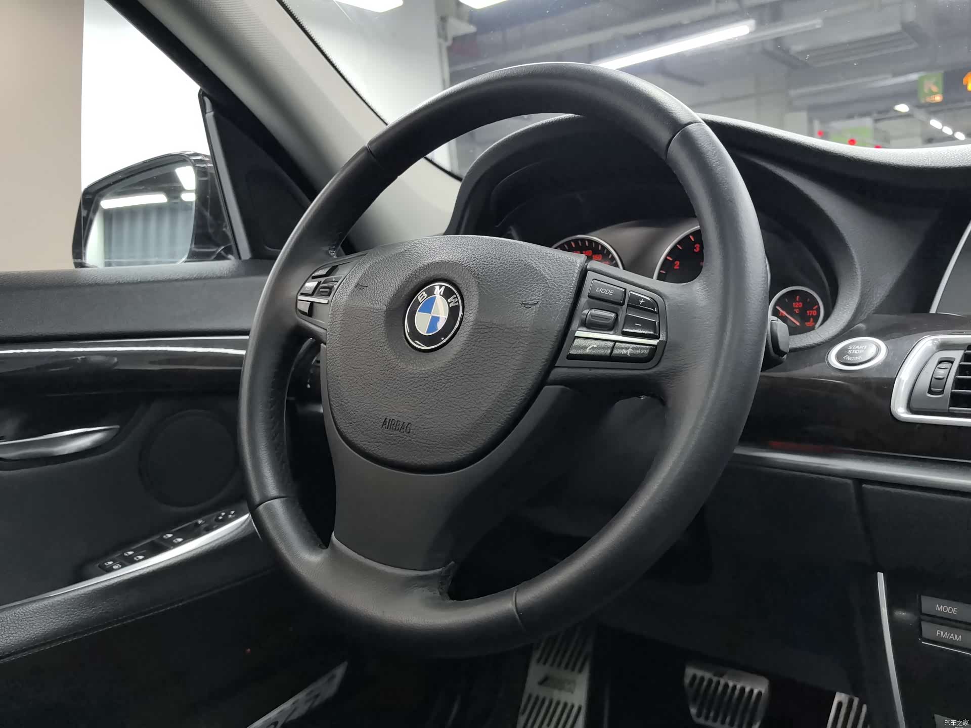 BMW 5 Series, 2011 9