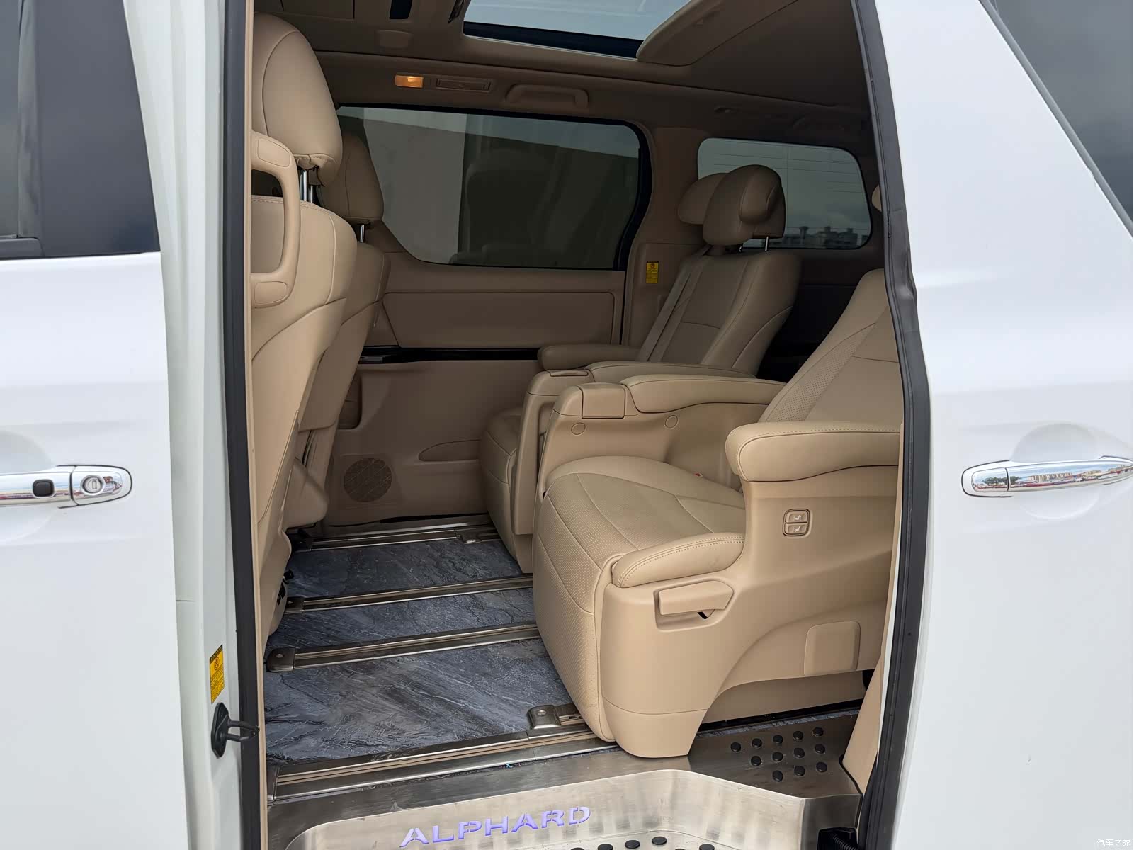 Toyota Alphard, 2014 7