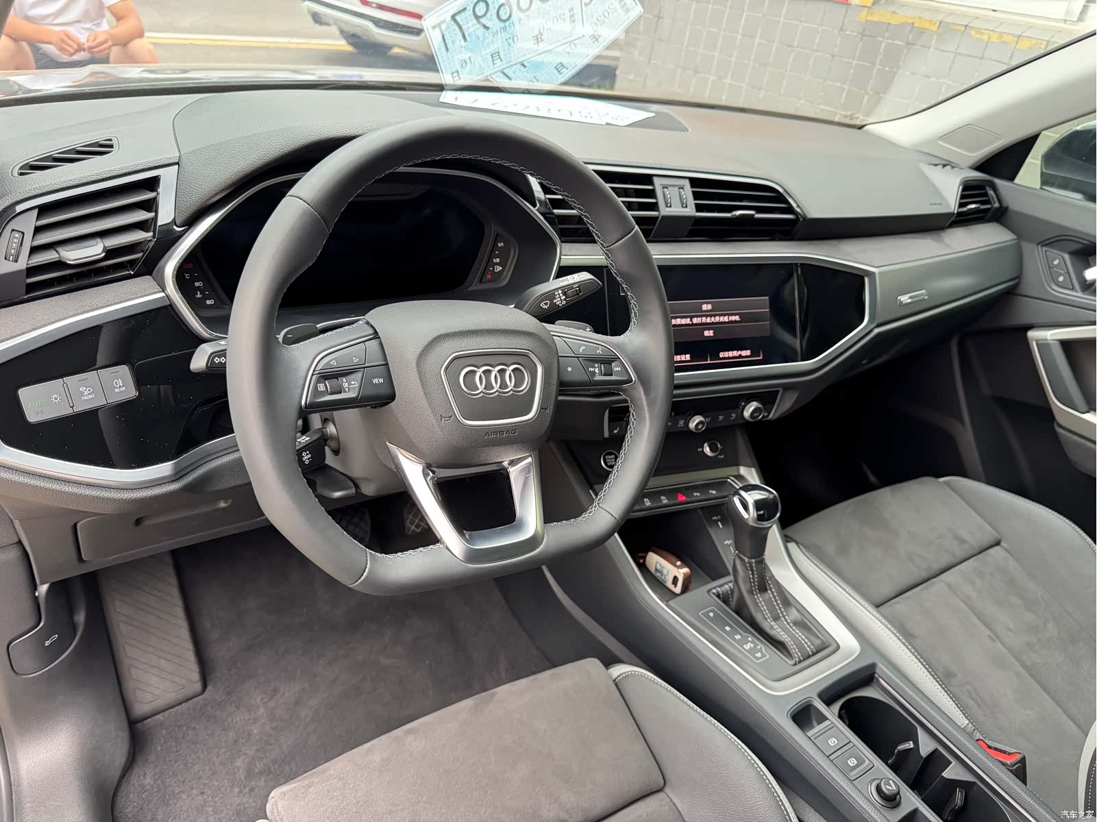 Audi Q3, 2022 все фото