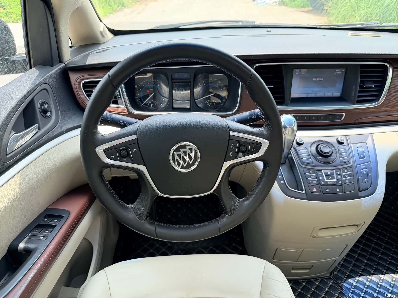 Buick GL8, 2015 16