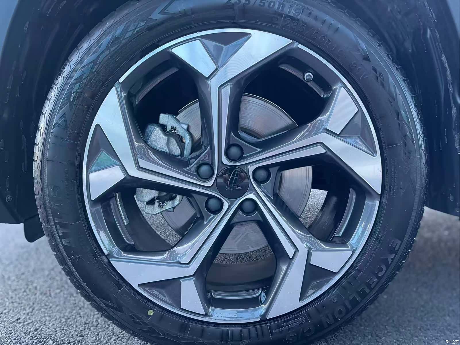 Geely Boyue, 2024 13