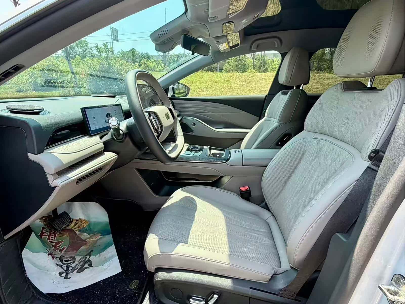Geely 8, 2025 4