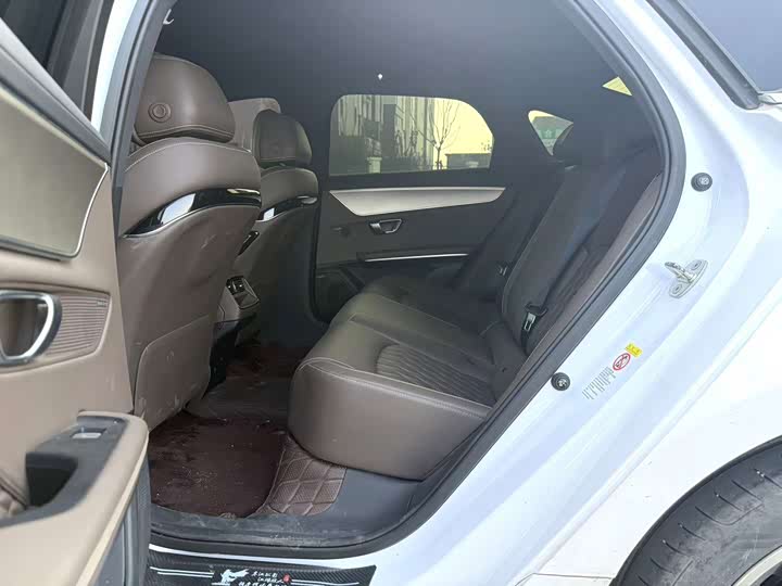 BYD Han 2023 DM-i guan jun ban 121KM zun rong xing