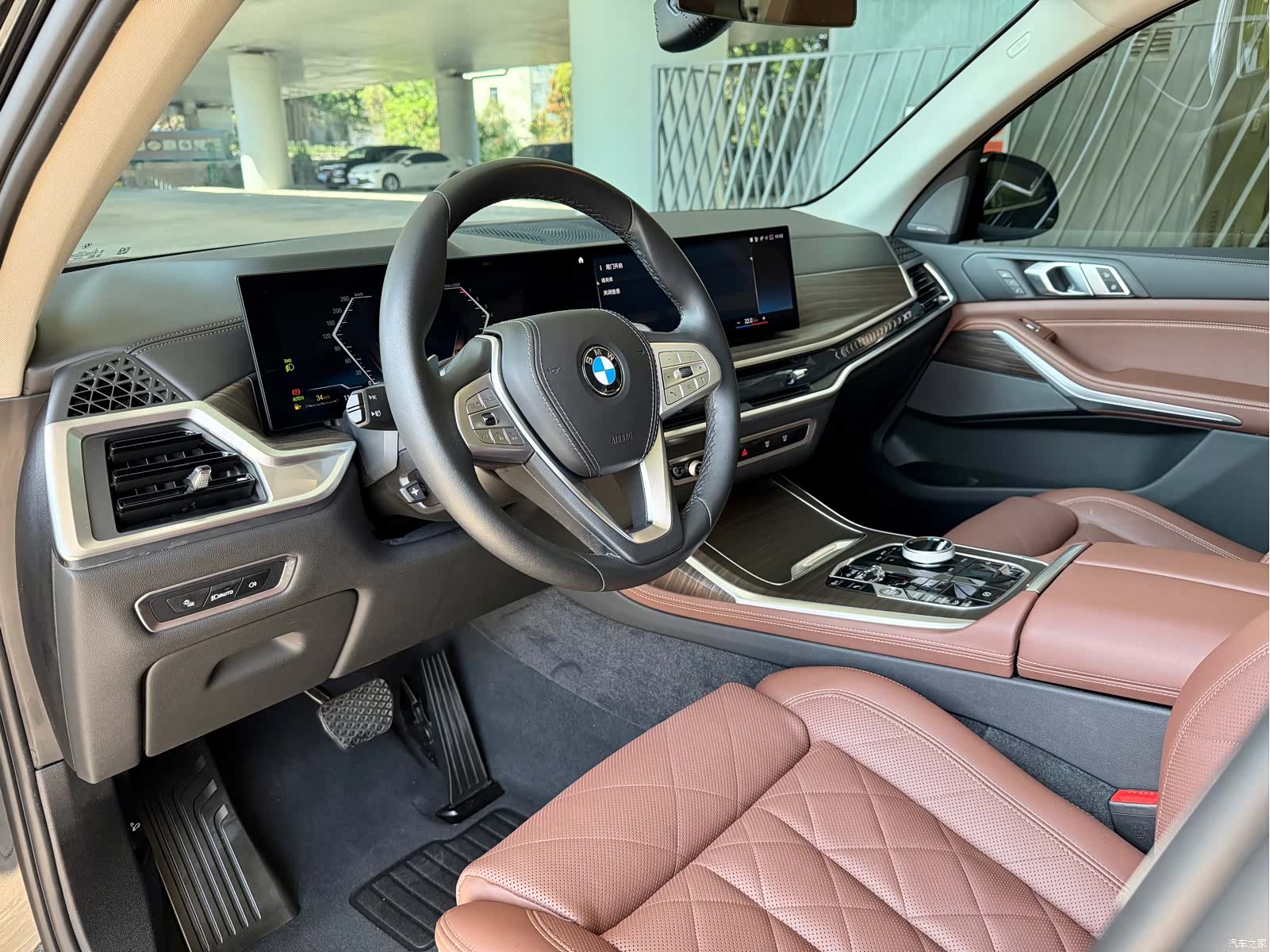 BMW X7, 2023 4