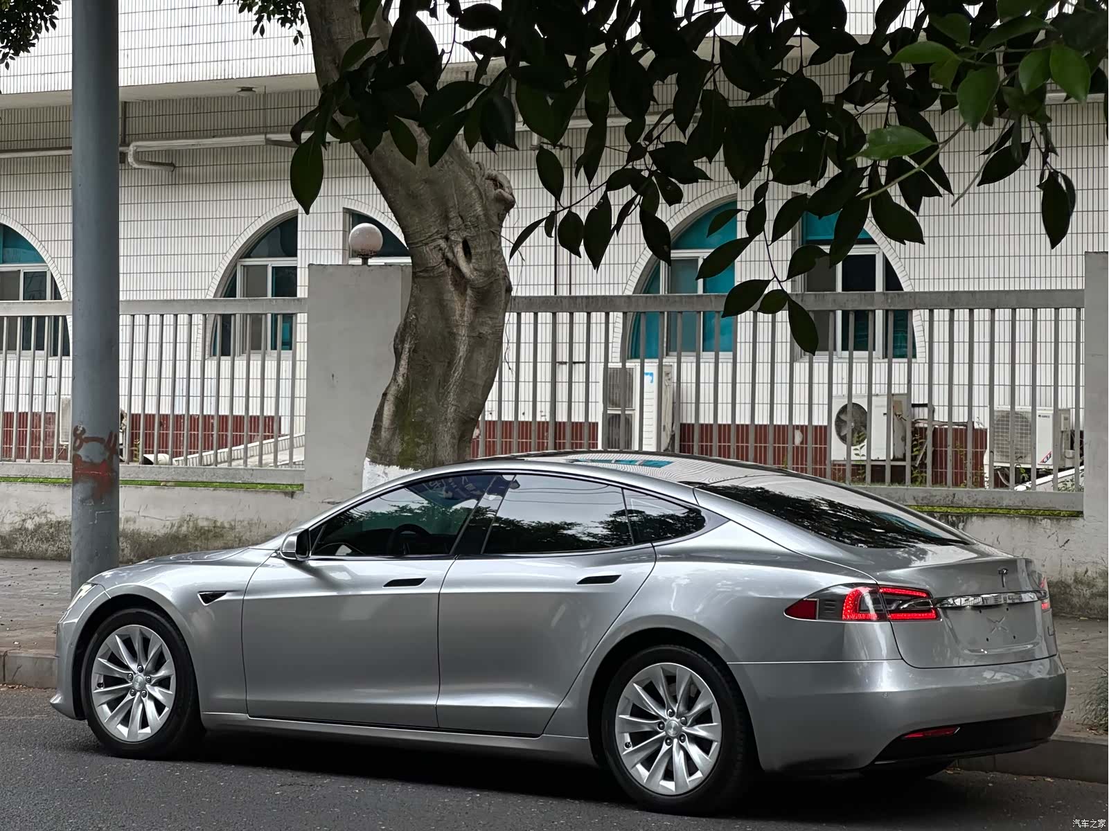 Tesla Model S, 2017 3