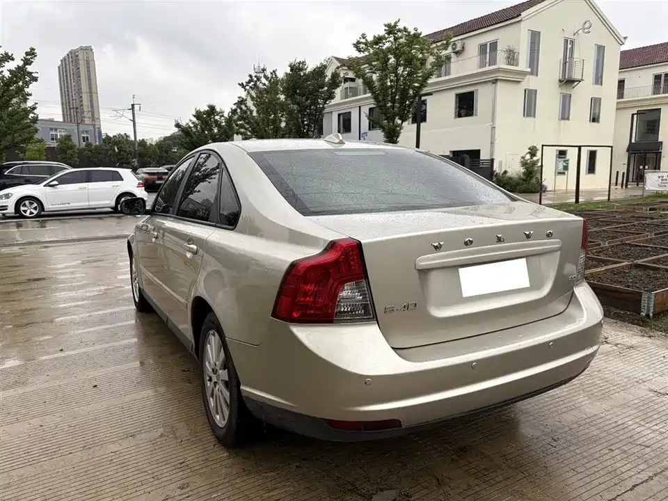 Volvo S40