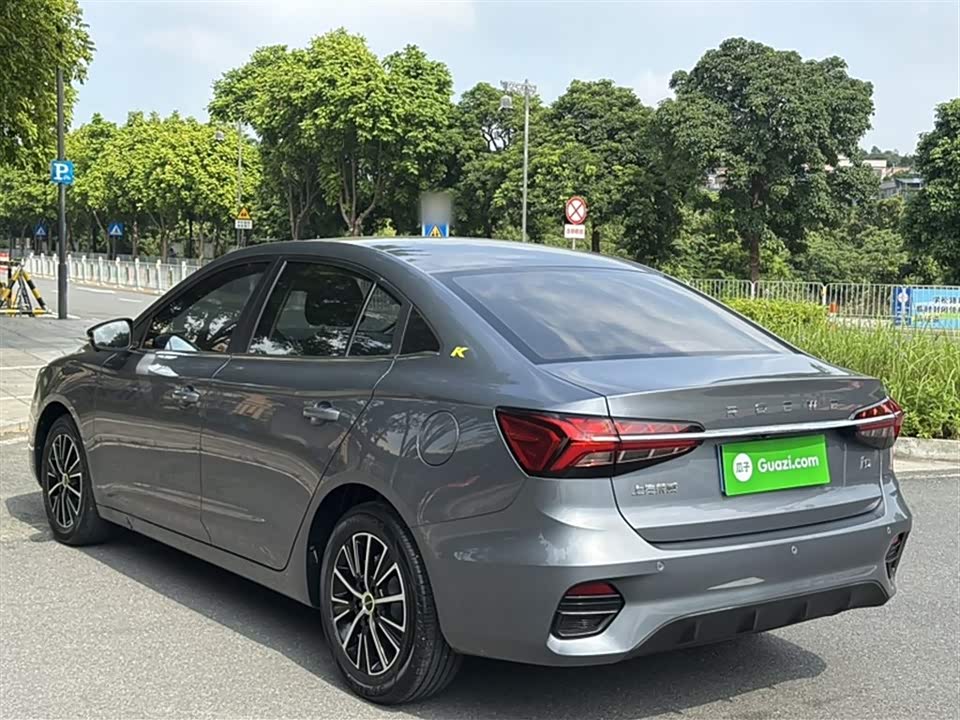 Roewe i5
