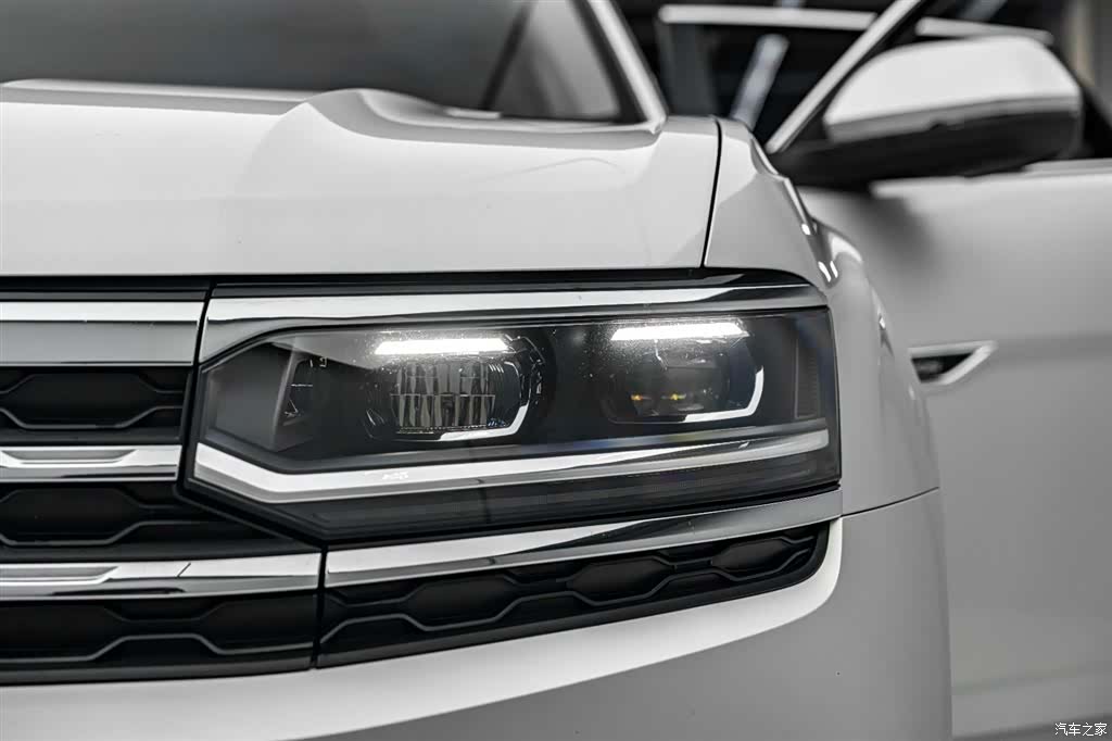 Volkswagen Teramont X, 2020 32