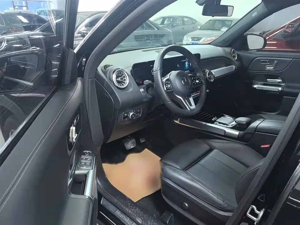 Mercedes-Benz GLB Mercedes-Benz GLB