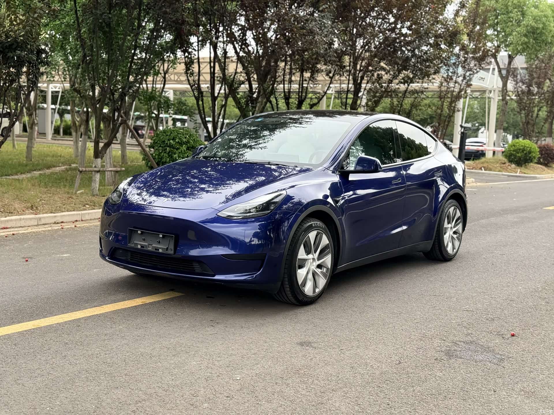 Tesla Model Y, 2023 1