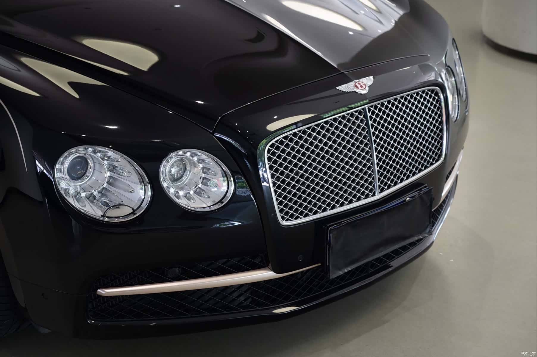 Bentley Flying Spur, 2018 8