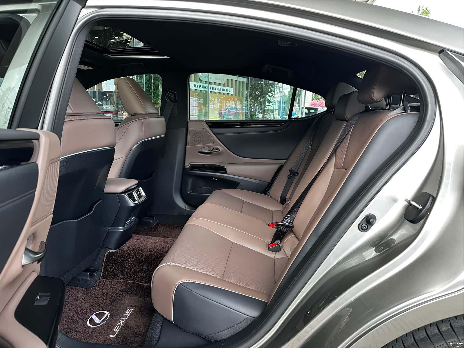 Lexus ES, 2024 7