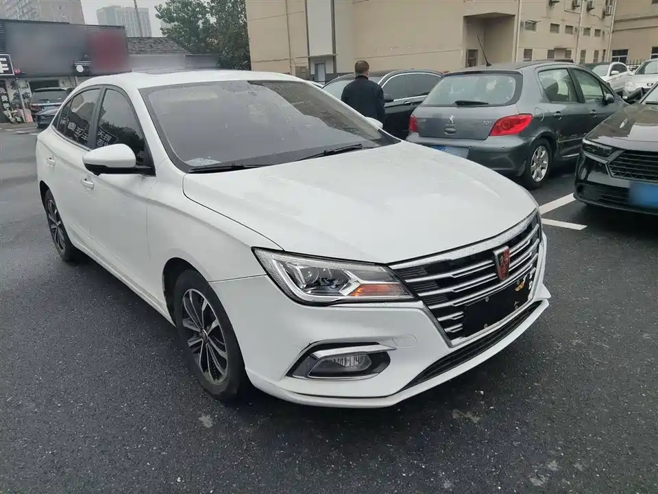 Roewe i5