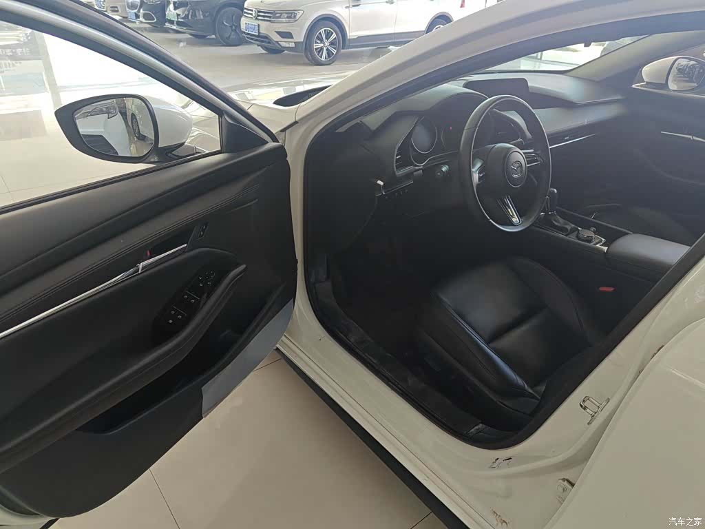Mazda Mazda3, 2022 12