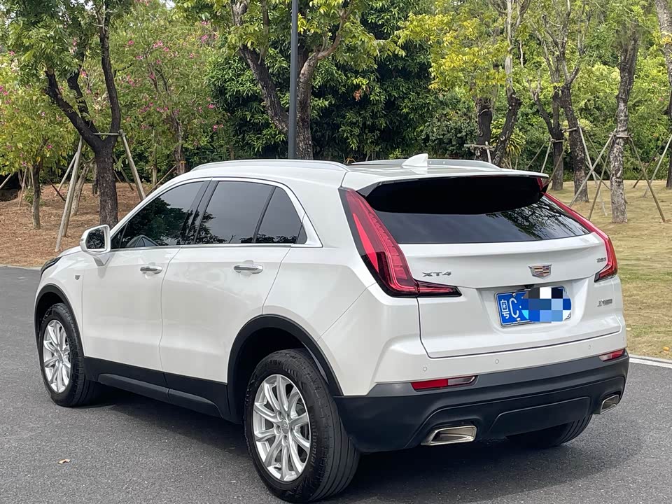 Cadillac XT4