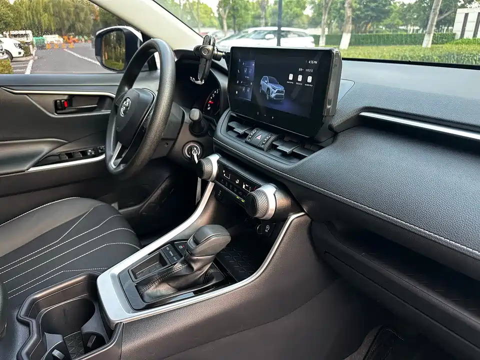 Toyota RAV4 Rongfang