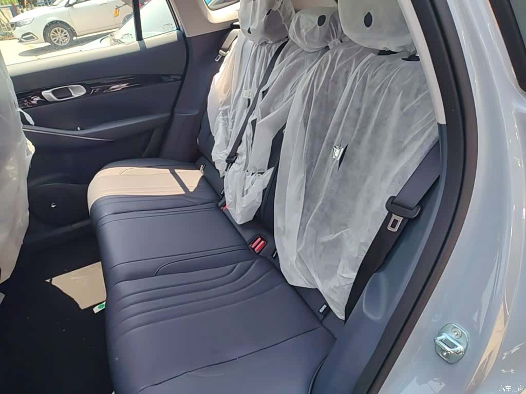 Geely Galaxy E5, 2026 13