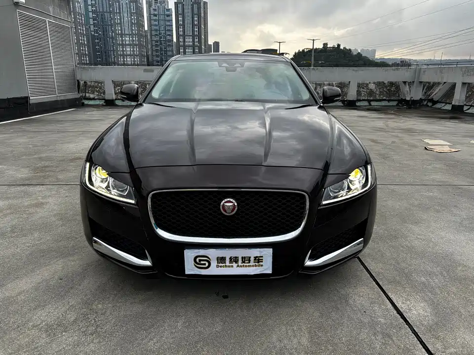 Jaguar XFL