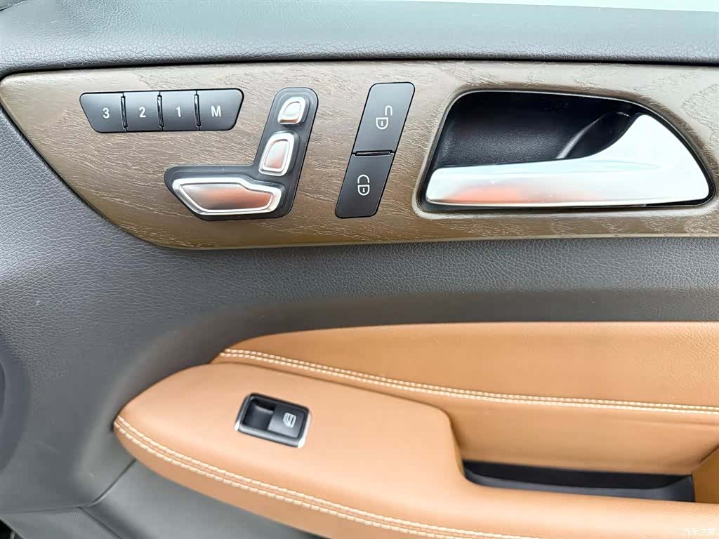 Mercedes-Benz GLS, 2018 22