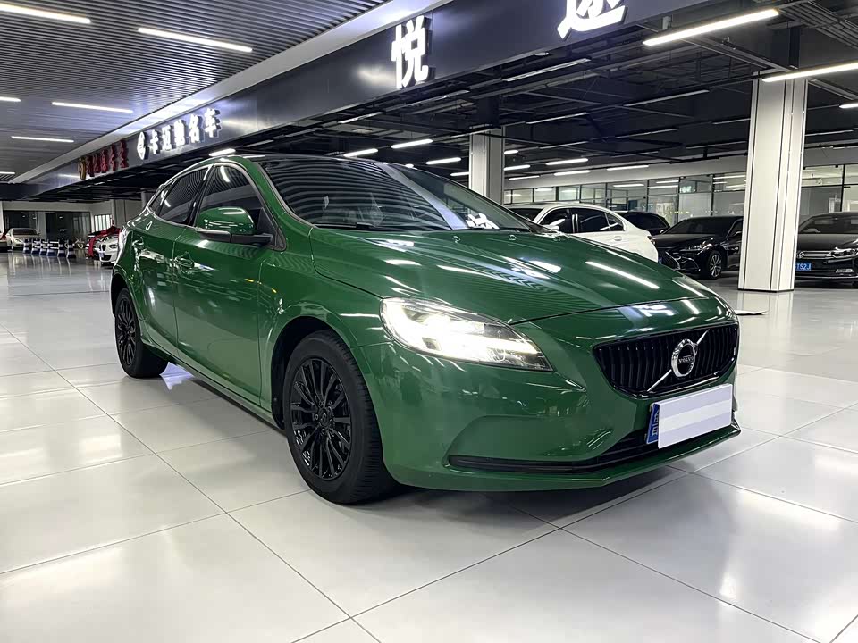 Volvo V40